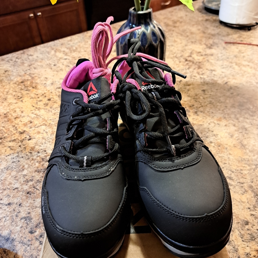 Steeltoe womens work Shoes